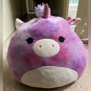 Lola Squishmallow